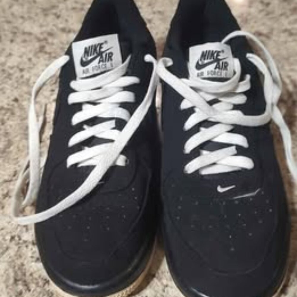 Nike Air Force 1 Low, monochromatic black/white, Y-7. Model number 5967-28-027
